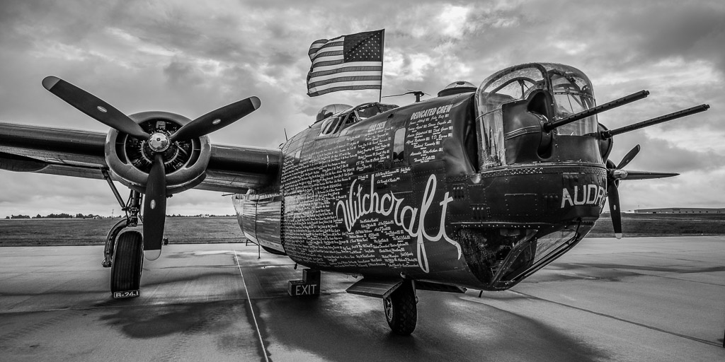 Traveling and I'm in Kentucky and went to the Aviation Expo 2014 at Bluegrass Airport -- and it was almost rained out.  But I got to see some cool stuff.  I'll spare you the tourist shots and put up a few favorites.


home: http://www.entropicremnants.com